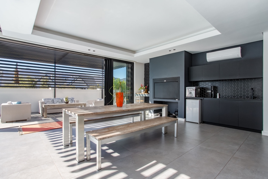 5 Bedroom Property for Sale in Val De Vie Estate Western Cape